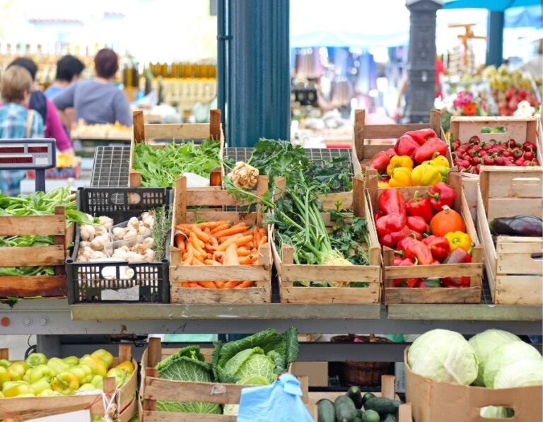 Farm-to-Table Lowcountry: A Guide to Local Farmers Markets and Seasonal Produce